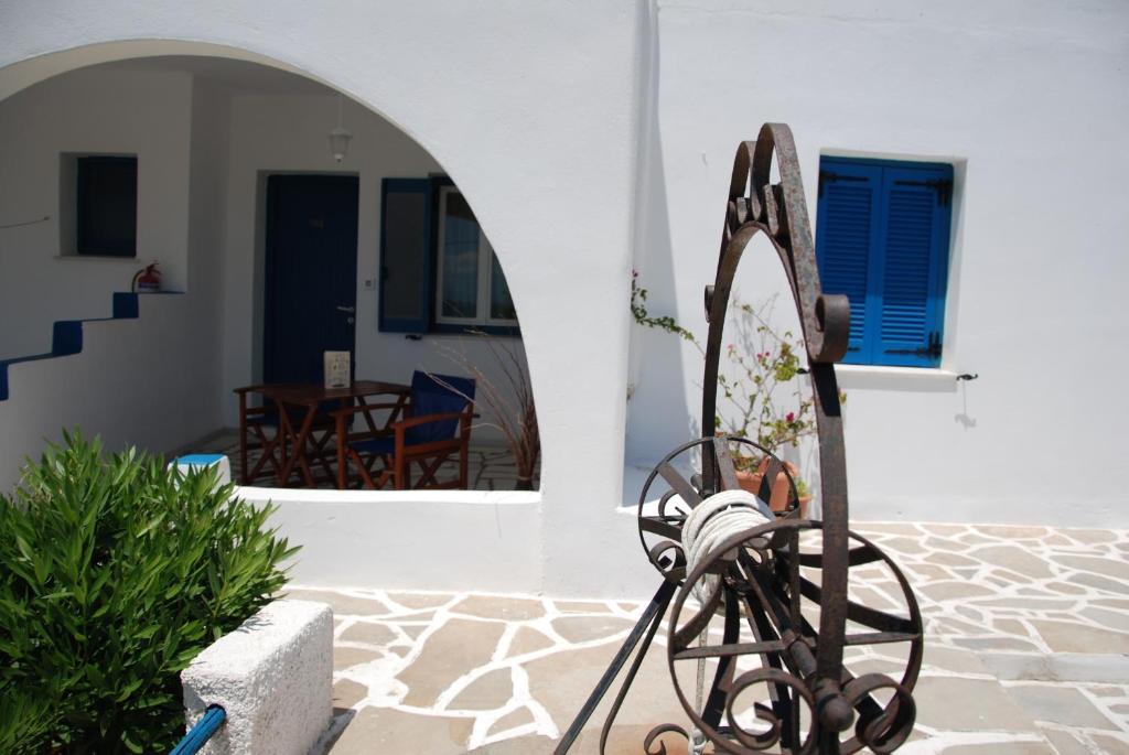 Koulas Pension - Red Lake Agios Prokopios  Room photo