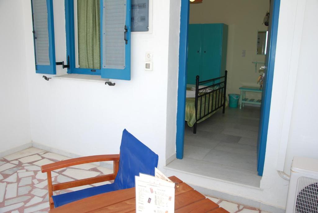 Koulas Pension - Red Lake Agios Prokopios  Room photo